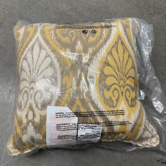 Outdoor Pillow Sunbrella Canvas Yellow NEW SEALED 17x17 Teardrop Design - Picture 1 of 6
